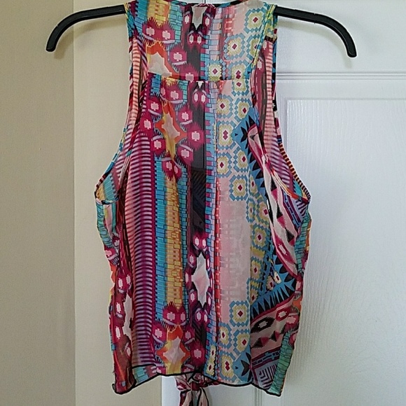 Very pretty print top from Wet Seal, size Medium. - Picture 4 of 5